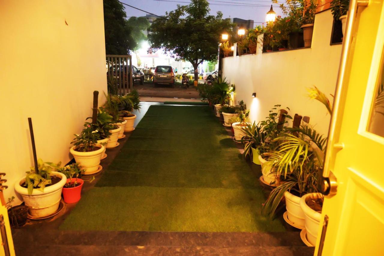 Orange Hotel Gurgaon Exterior photo